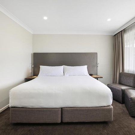 The Duck Inn Apartments タムワース エクステリア 写真