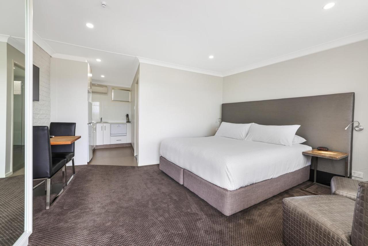 The Duck Inn Apartments タムワース エクステリア 写真